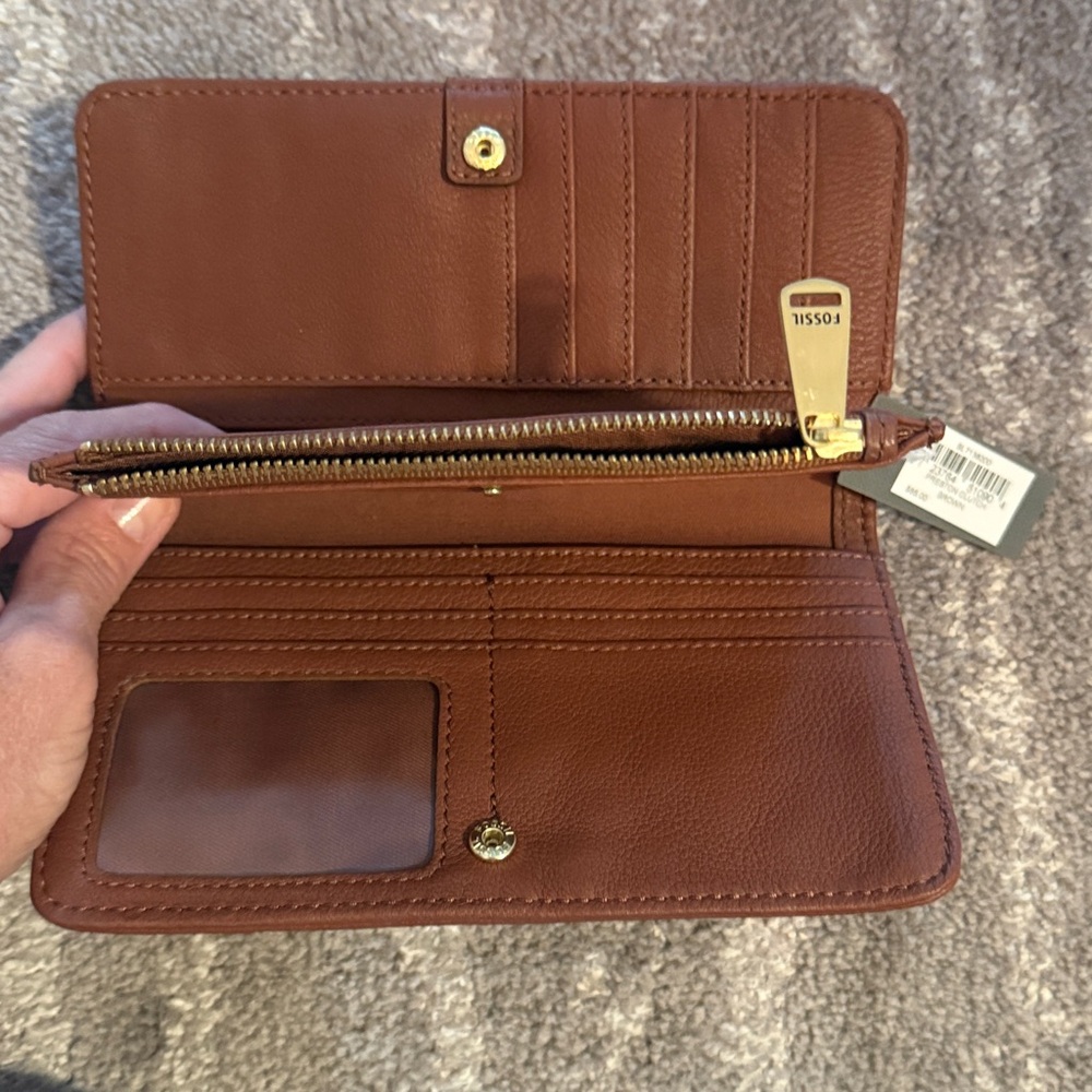 Fossil Tan Leather Wallet with Gold Accents - Picture 2 of 4